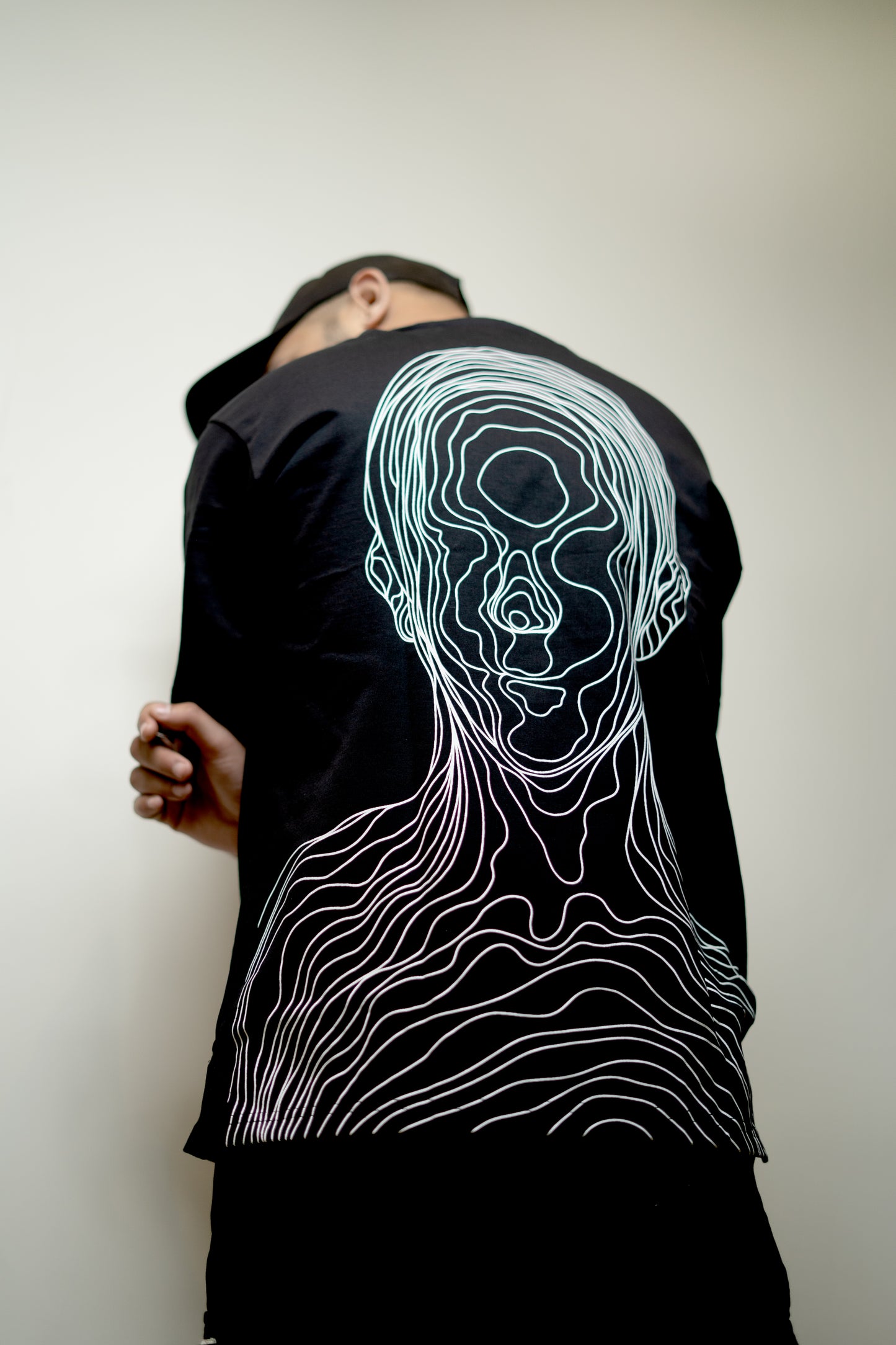 CONTOUR ART GRAPHIC T SHIRT